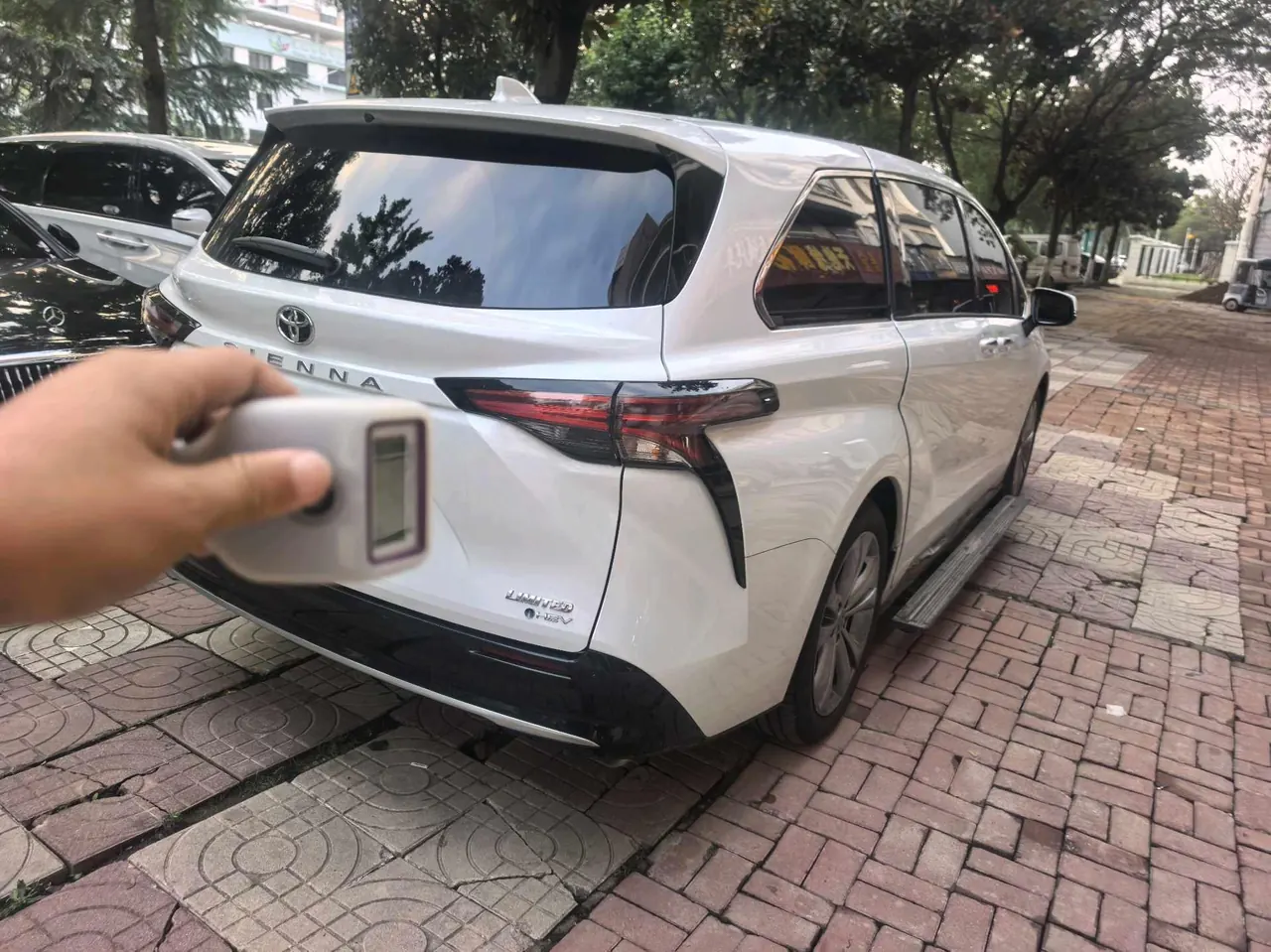 Toyota 2026 Sana 2.5 Stepless Two-Drive Premium Edition Automatic Gear 2