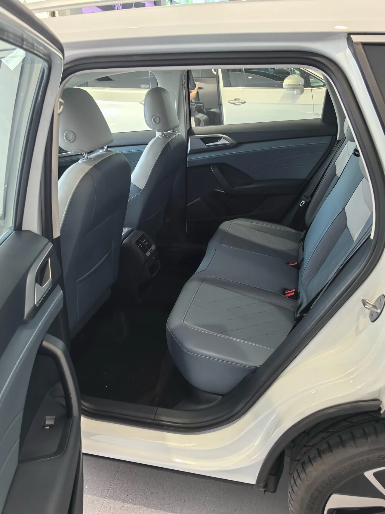 Volkswagen 2024 Tuyue 1.5TSI 300TSI Two-Drive Full Moon Edition Automatic Gear 5