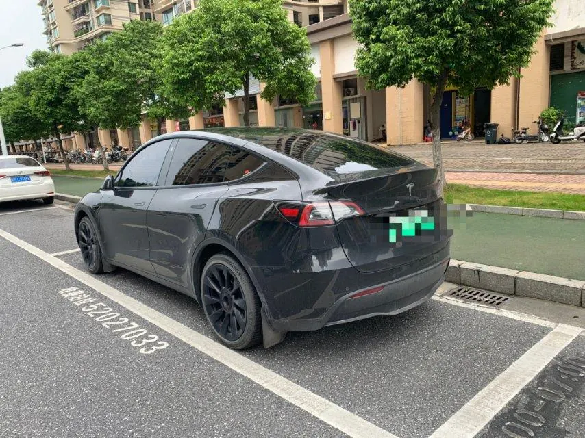 Tesla 2022 Model Y rear-wheel drive version (facelift) automatic gear 2