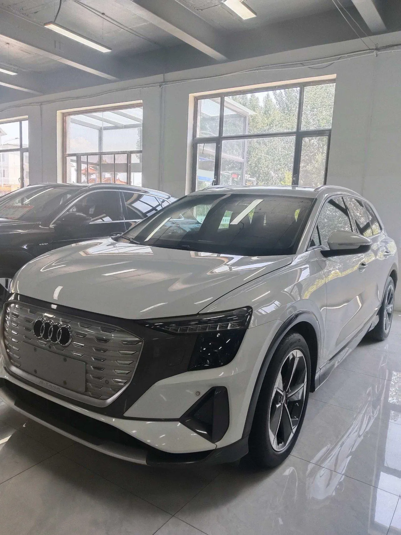 Открыть галерею: Audi 2022 Q5 e-tron 40-star royal suit automatic gear