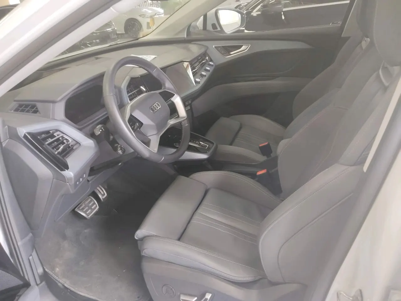 Audi 2022 Q5 e-tron 40-star royal suit automatic gear 4