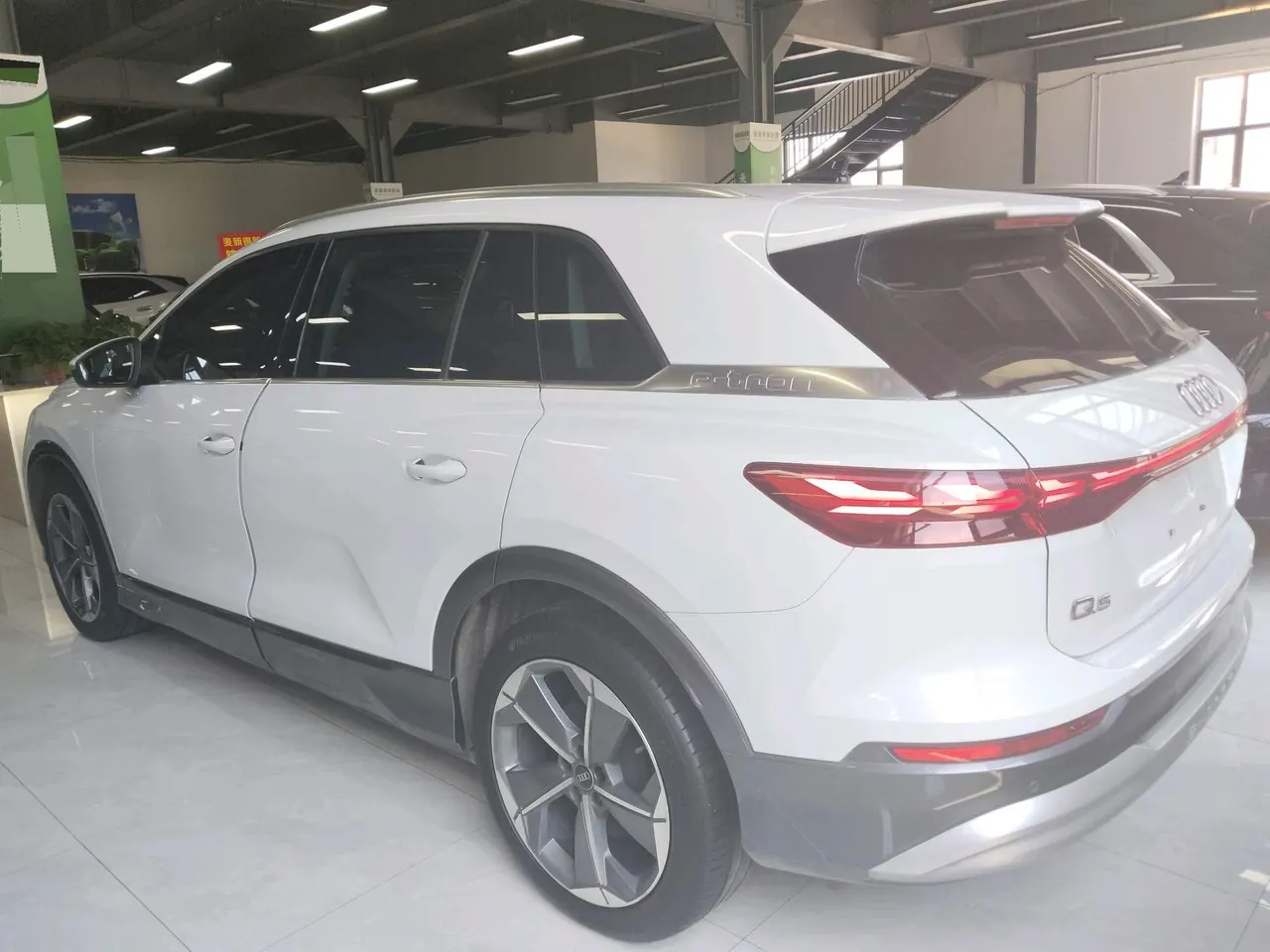 Audi 2022 Q5 e-tron 40-star royal suit automatic gear 8