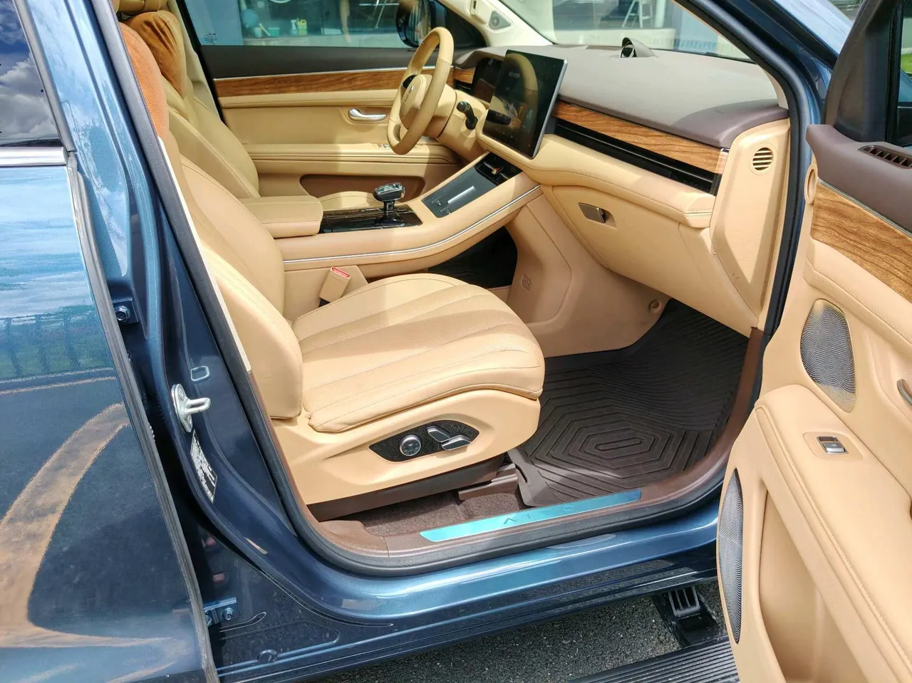 AITO 2024 AITO M7 Smart Drive Rear Drive Ultra Edition 5-seat Automatic Gear 12