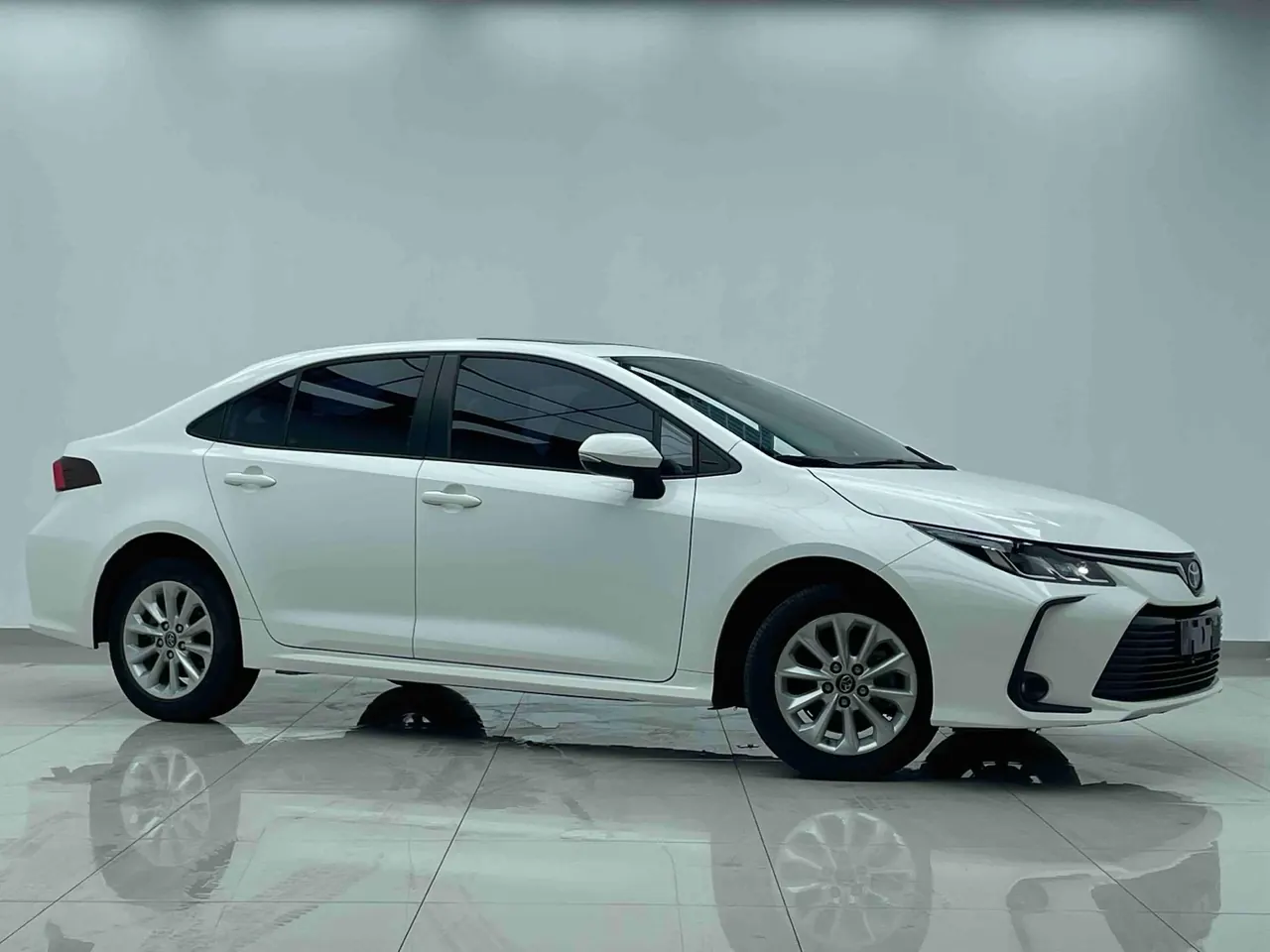 Toyota 2023 corolla 1.2T stepless elite version of automatic gear 2