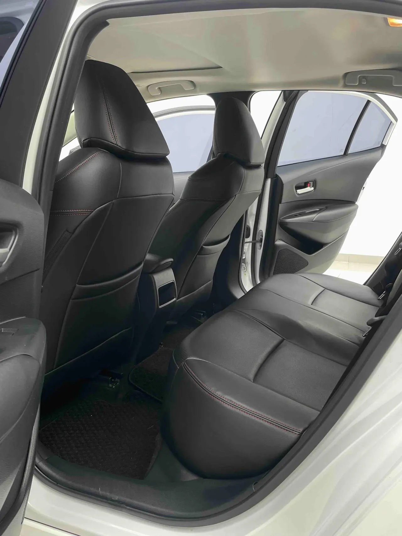 Toyota 2023 corolla 1.2T stepless elite version of automatic gear 4