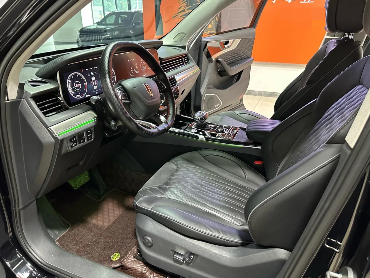 HongQi 2022 HS5 2.0T 4-wheel drive smart flag-sharing version automatic gear 5