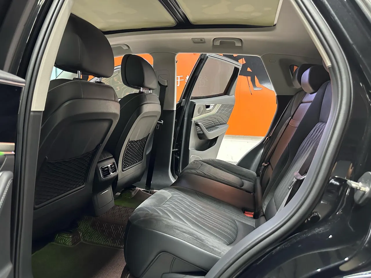 HongQi 2022 HS5 2.0T 4-wheel drive smart flag-sharing version automatic gear 8