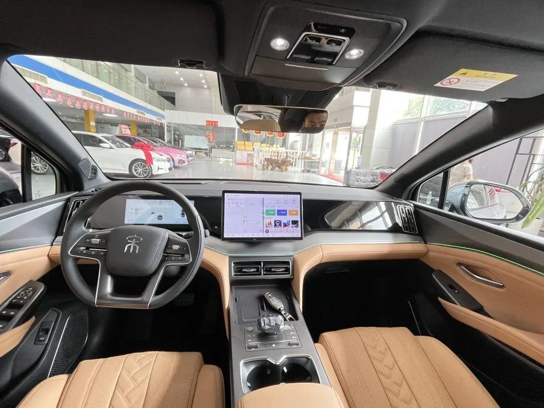BYD 2024 Song L DM-i 1.5 Stepless 160km Exceed Automatic Transmission 3