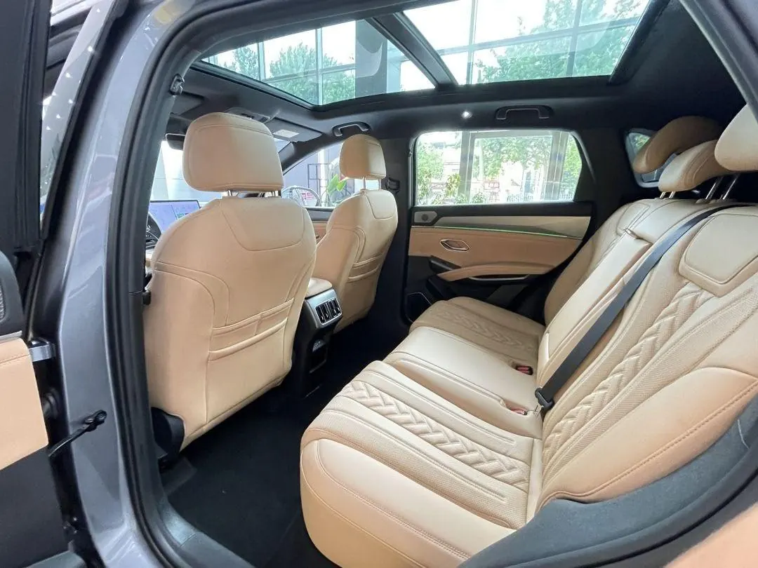 BYD 2024 Song L DM-i 1.5 Stepless 160km Exceed Automatic Transmission 4