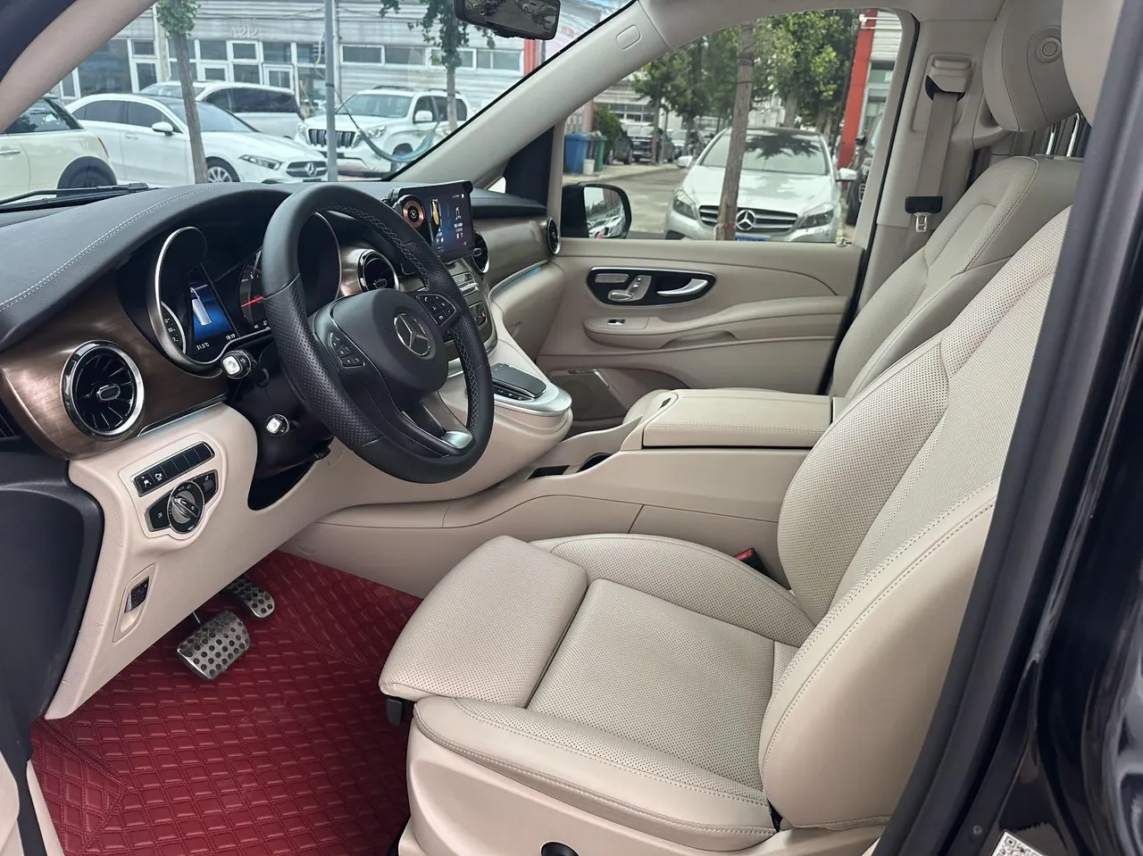 Mercedes Benz V 2022V 260 L 2.0T Deluxe Edition Automatic Gear 2