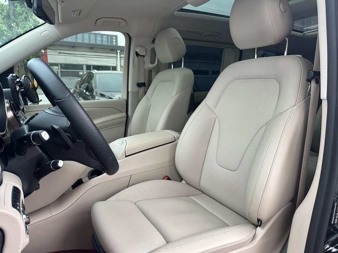 Mercedes Benz V 2022V 260 L 2.0T Deluxe Edition Automatic Gear 3