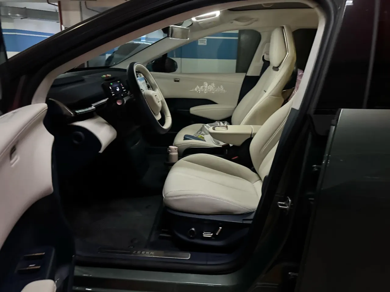 Zeekr 2023 Zeekr X Rear Drive ME Edition 5-seat Automatic Gear 4