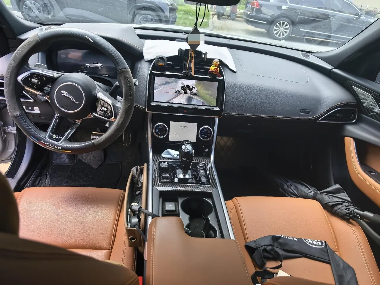 Jaguar 2024 XEL 2.0T 250PS R-DYNAMIC S Yao Black Sports Edition Automatic Gear 3