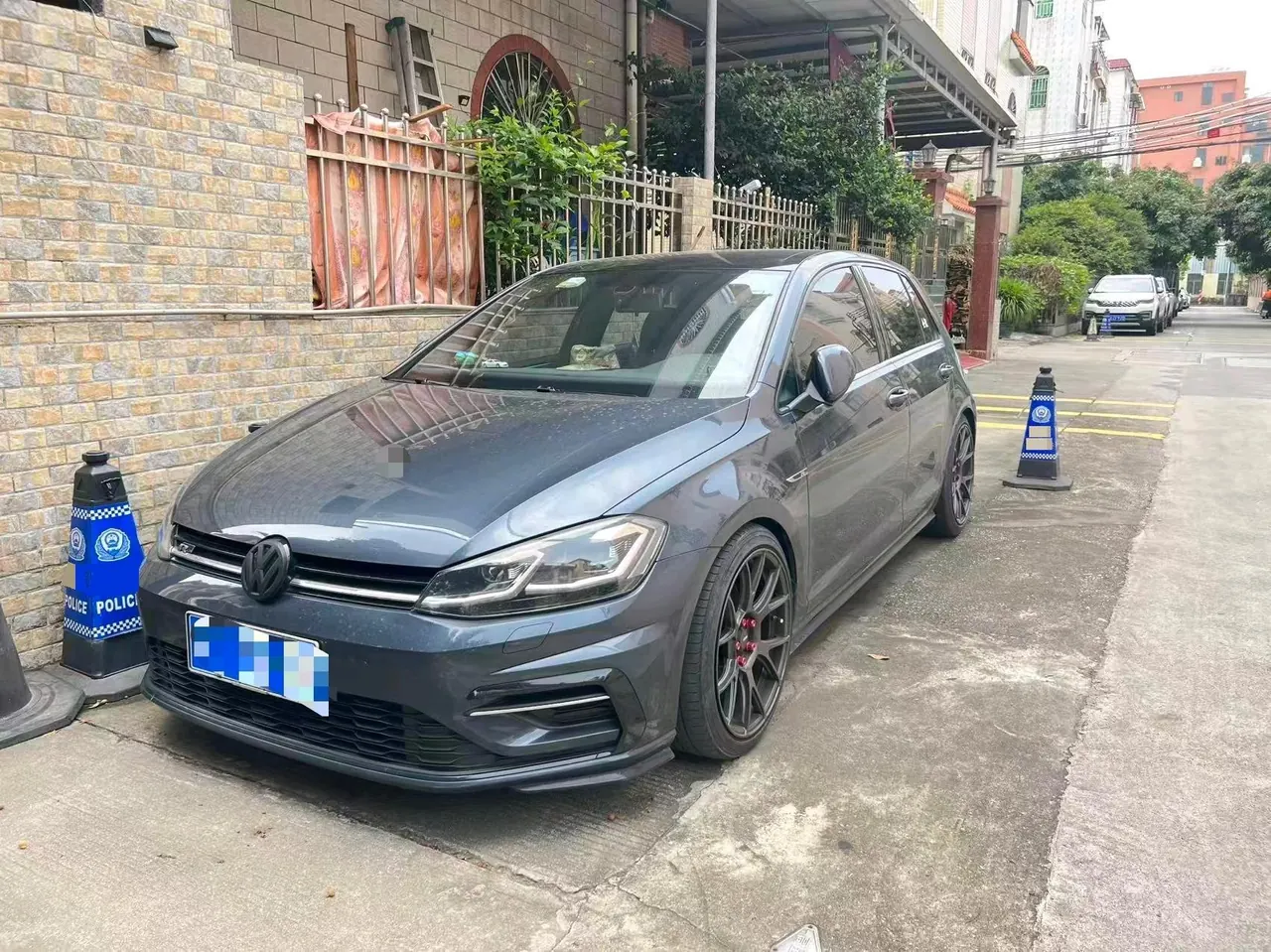Volkswagen 2020 Golf 7 R-Line 1.4TSI 280TSI Beloved Edition Automatic - View 1