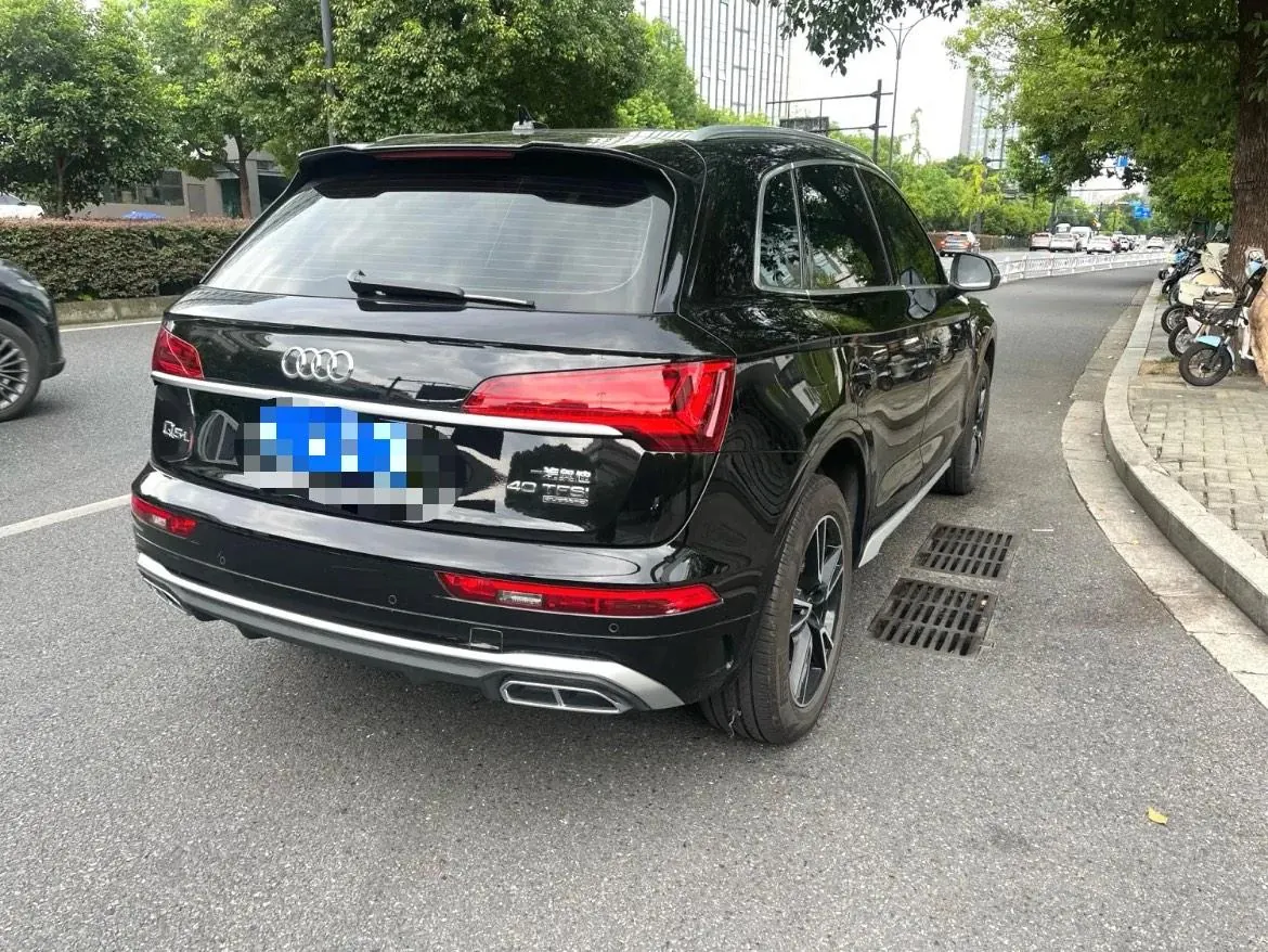 Audi 2024 Q5L Sportback 2.0TFSI 40TFSI fashion automatic 8