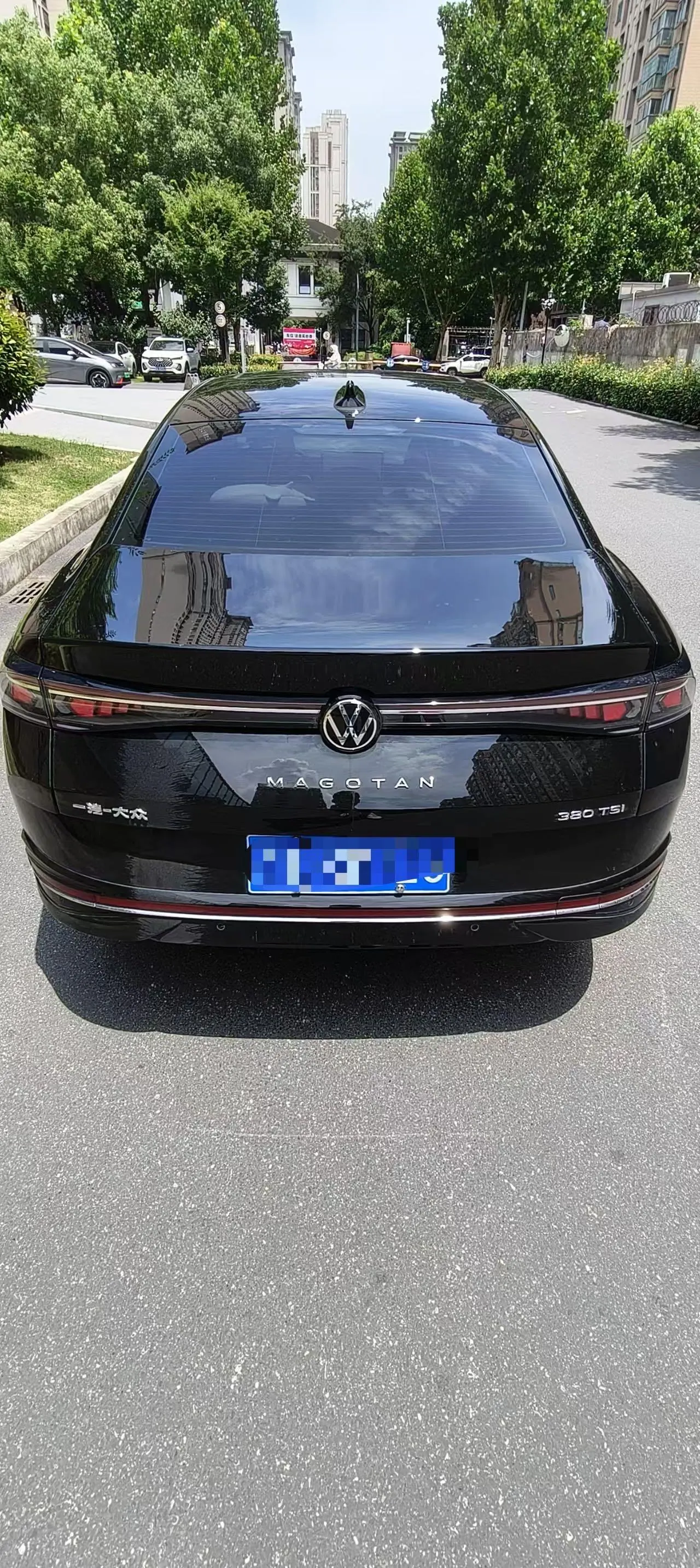 Volkswagen 2026 Magotan 2.0TSI 380TSI Premium Edition Da Mai Bag Automatic Gear 4