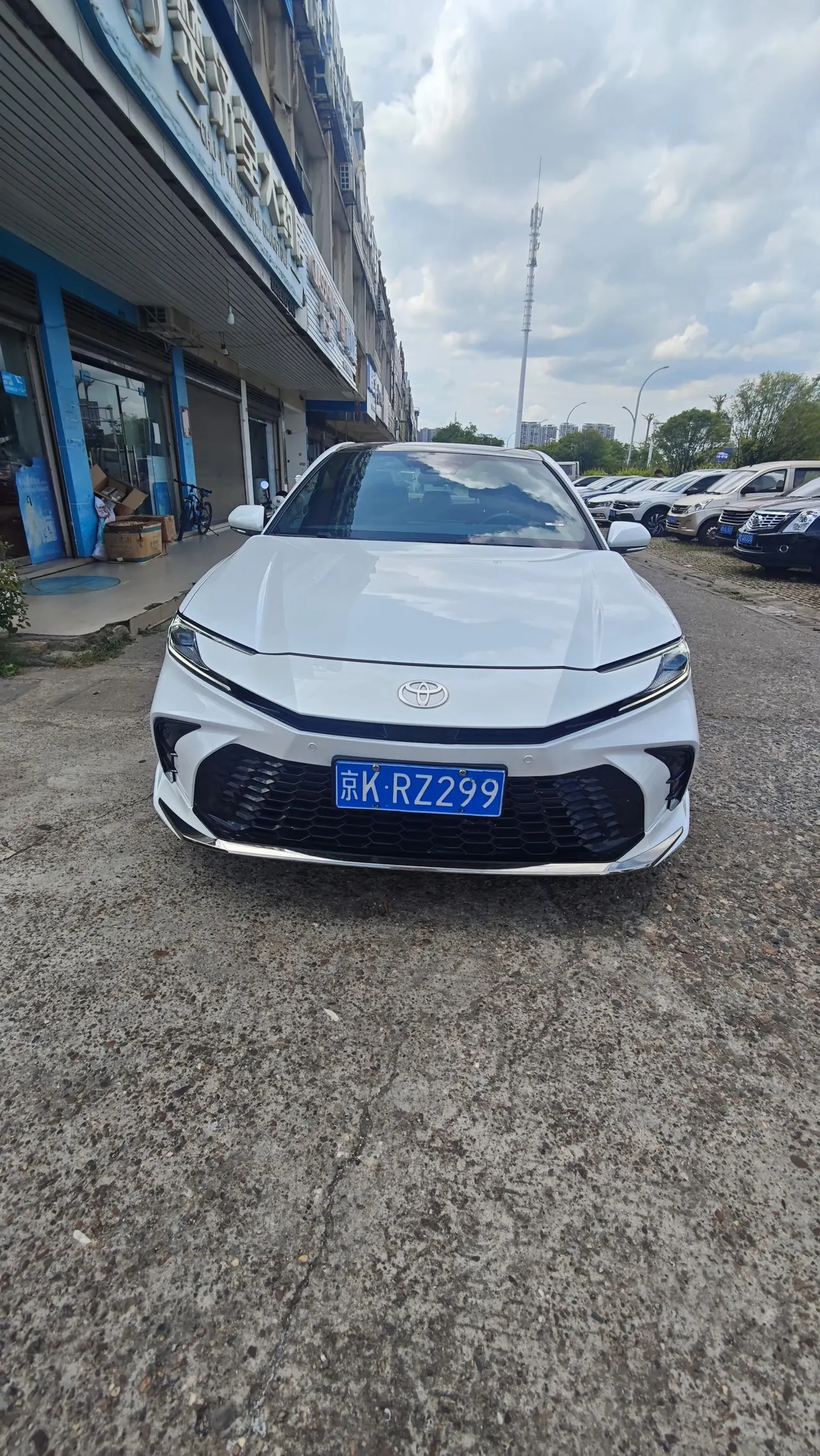 Toyota 2024 Camry Dual Engine 2.0HXS CVT Sport PLUS Edition Automatic Transmission 3