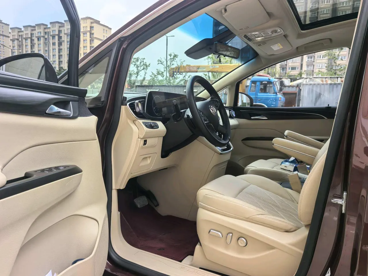 Buick 2022 GL8 ES Lu Zun 48V 2.0T 653T Luxury Automatic Gear 3