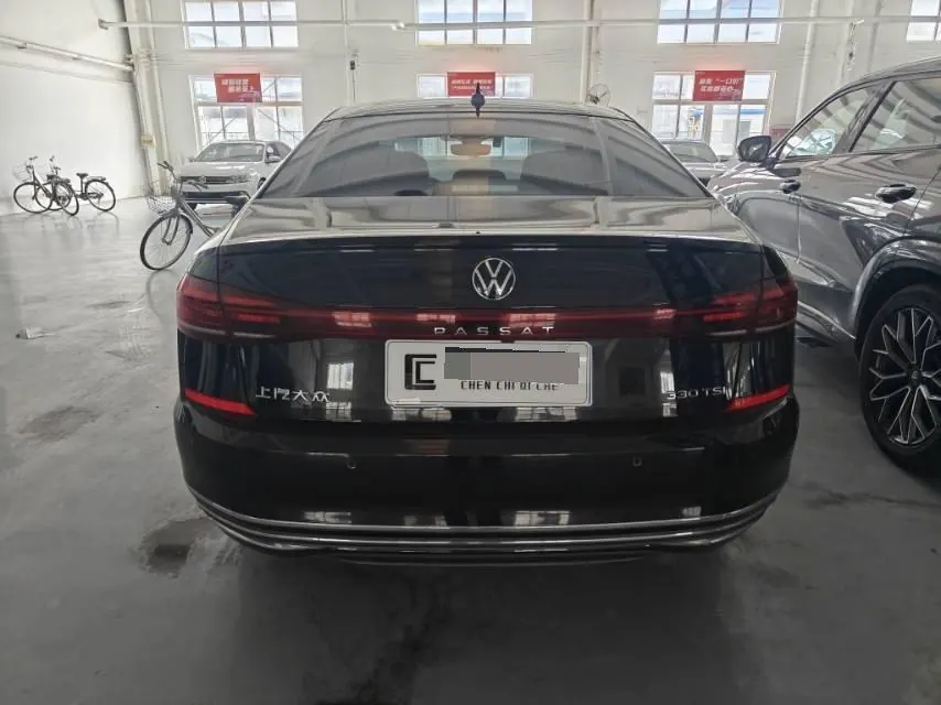 Volkswagen 2022 Passat 2.0TSI 330TSI Star Deluxe Edition Automatic Transmission 4