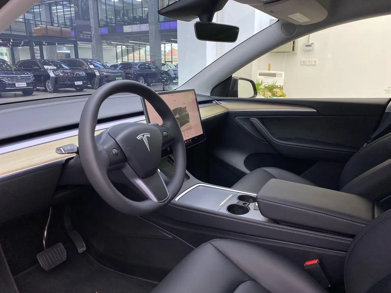 Tesla 2022 Model Y rear-wheel drive version (facelift) automatic gear 3