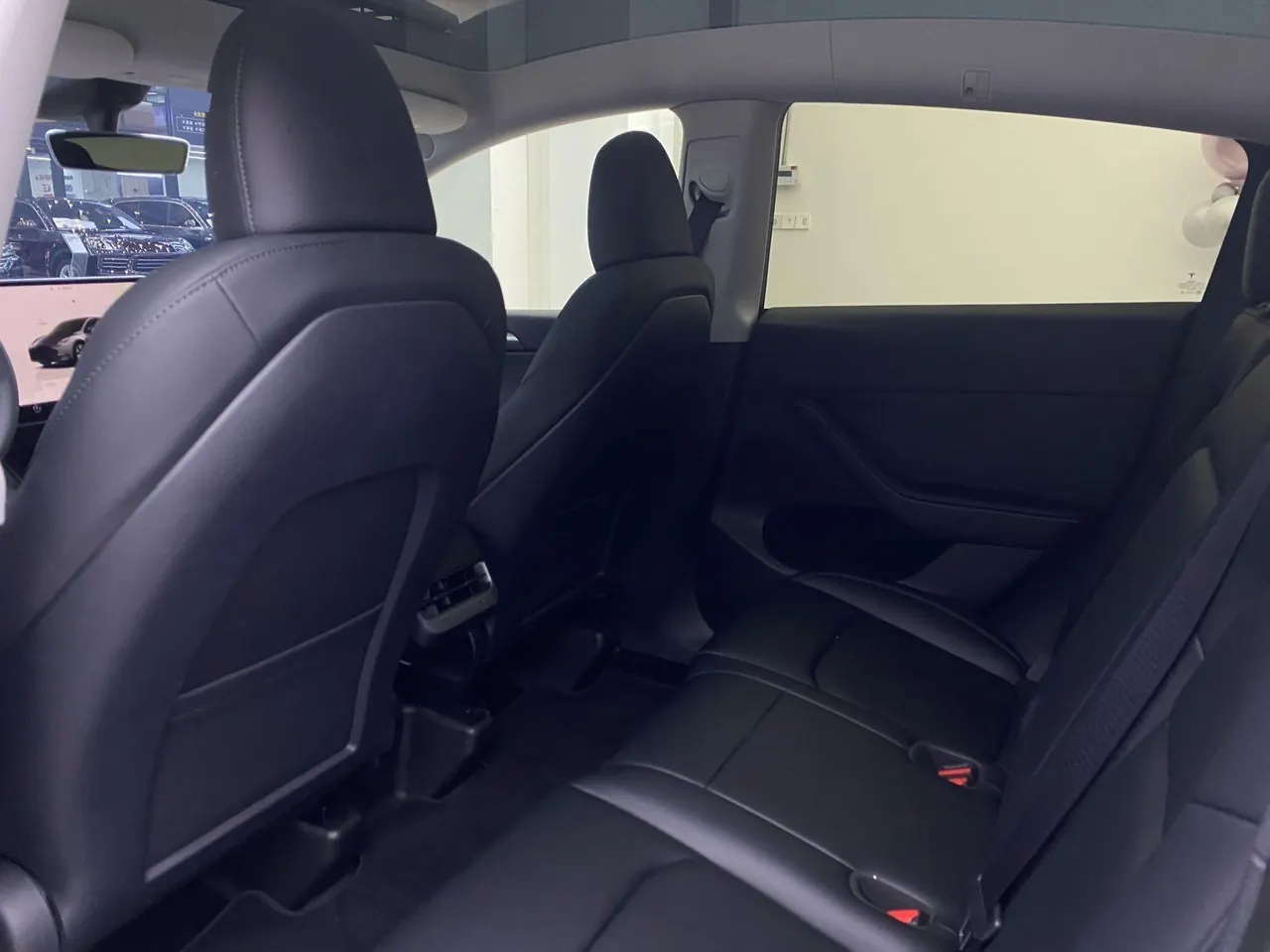 Tesla 2022 Model Y rear-wheel drive version (facelift) automatic gear 4