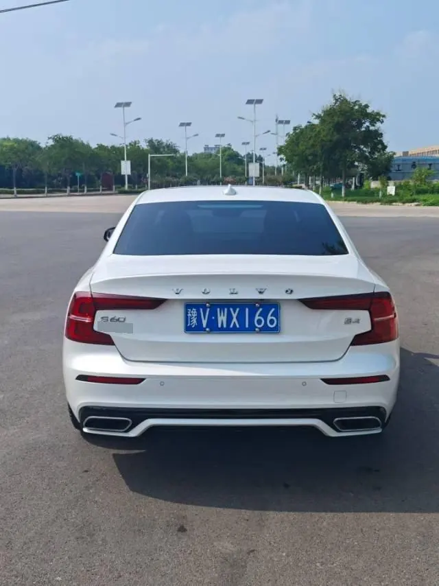 Volvo 2022 S60 48V 2.0T B4 Zhiyuan Sports Edition Automatic Gear 8