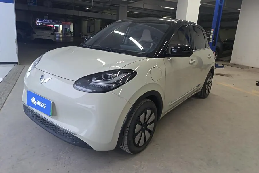 Open image lightbox: WuLing 2023 Plantronics 410km LingBox Exclusive Automatic Transmission