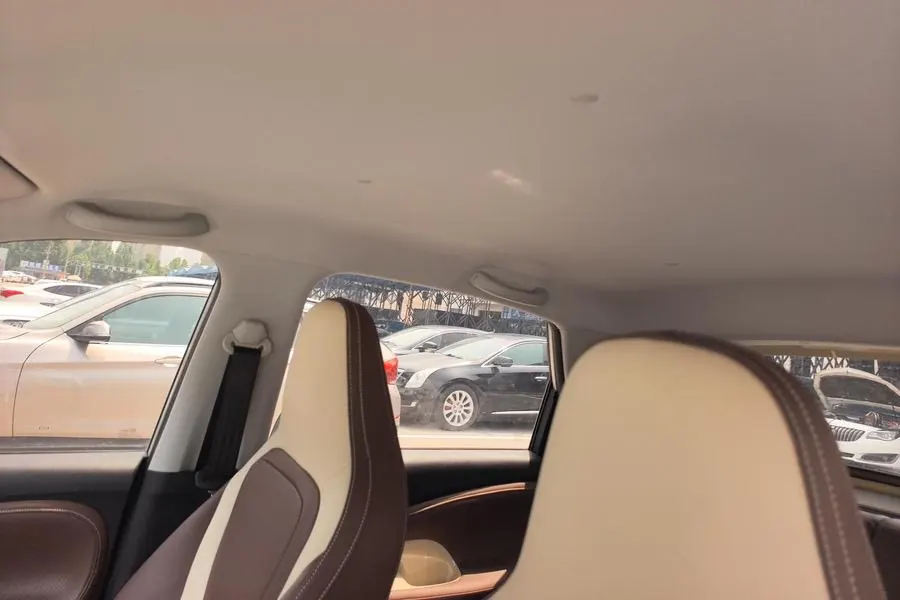 WuLing 2023 Plantronics 410km LingBox Exclusive Automatic Transmission 4