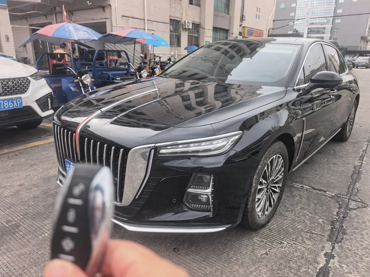 HongQi 2025 H5 1.5T Flag Rhyme 500000 Commemorative Automatic Gear - View 1