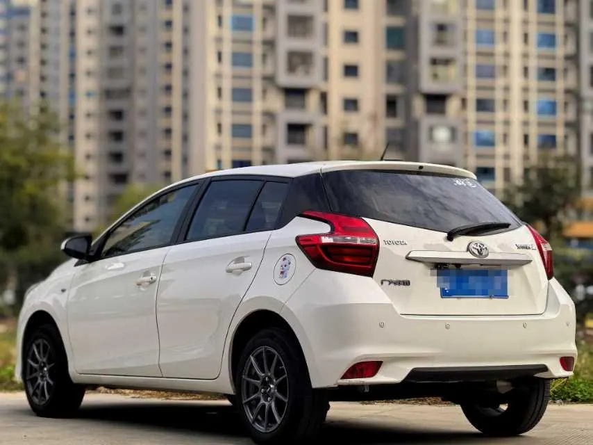 Toyota yaris 2022 YARiS L Zhixuan X 1.5 Stepless Leading PLUS Edition Automatic Gear 3