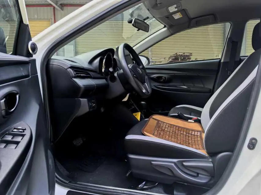 Toyota yaris 2022 YARiS L Zhixuan X 1.5 Stepless Leading PLUS Edition Automatic Gear 4