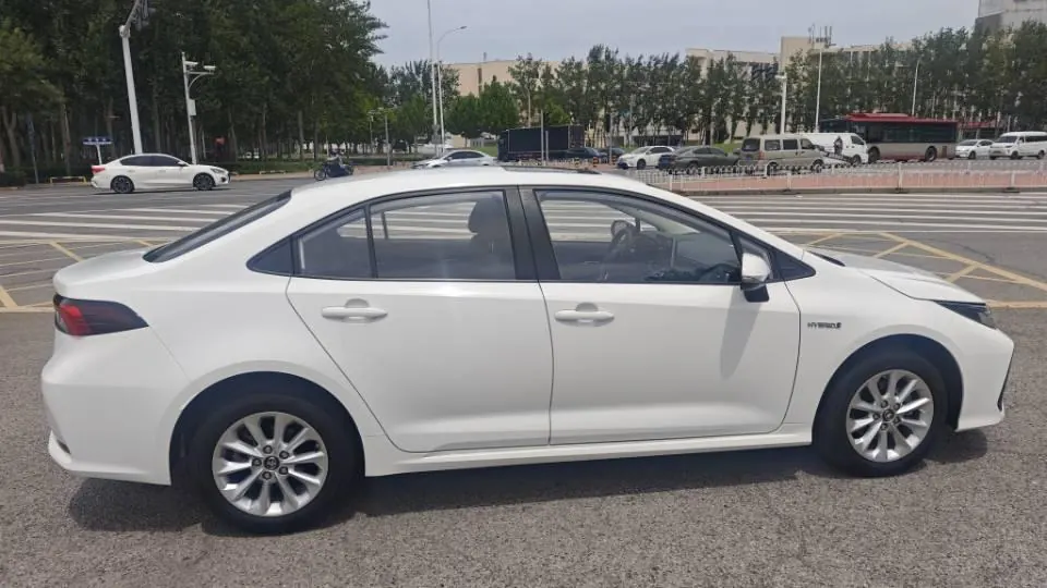 Toyota 2021 Corolla Double Engine 1.8 Stepless Elite Automatic Gear 4