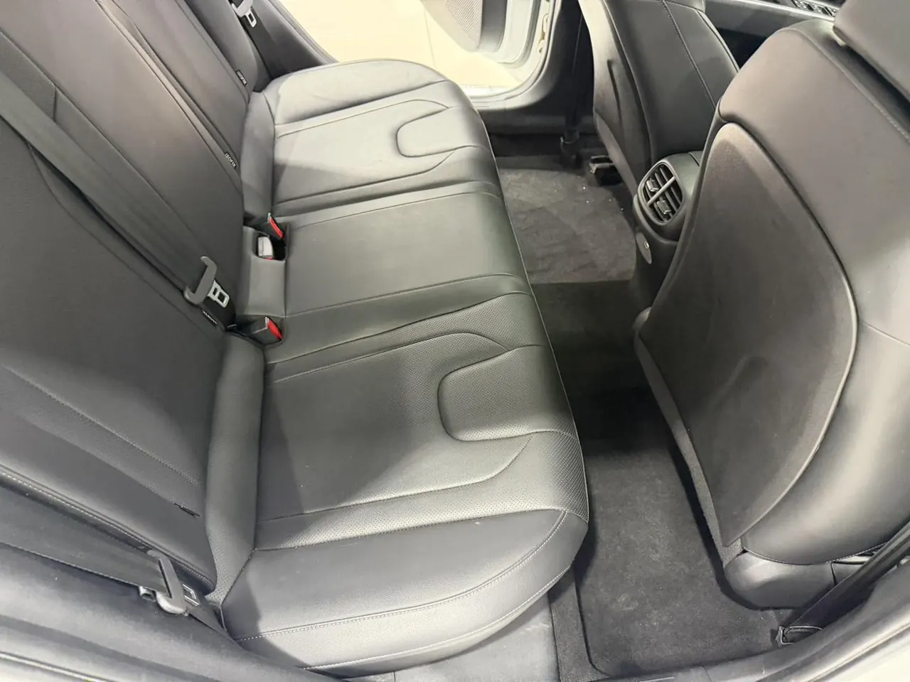Hyundai 2022 Elantra -3-compartment 1.5 stepless LUX premium automatic gear 15