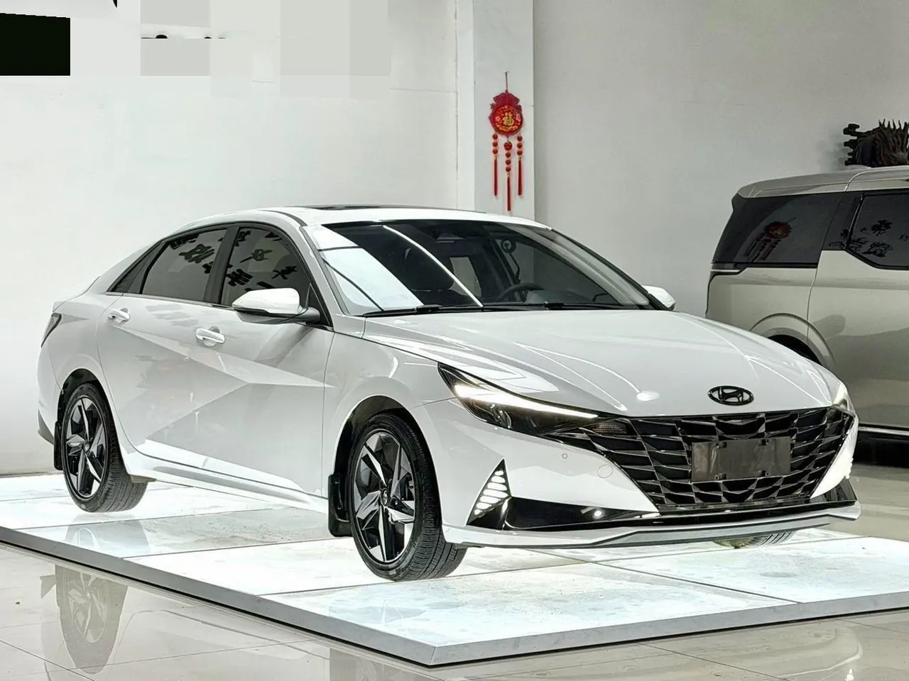 Hyundai 2022 Elantra -3-compartment 1.5 stepless LUX premium automatic gear 17