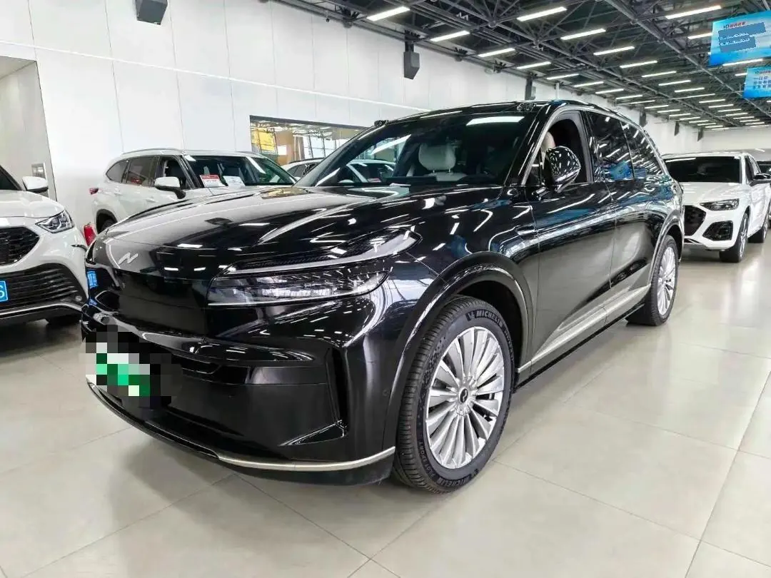 Открыть галерею: ONVO 2025 L90 Max six-seat automatic gear