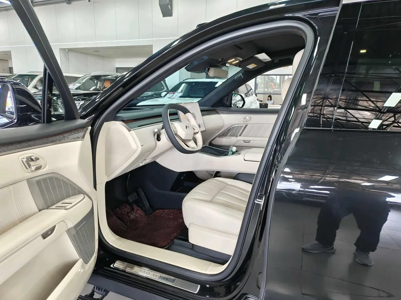 ONVO 2025 L90 Max six-seat automatic gear 5