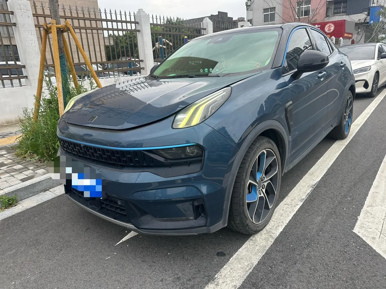 Open image lightbox: LYNK&CO 2020 LYNK&CO 05 2.0TD Two-wheel Drive Halo Automatic Gear