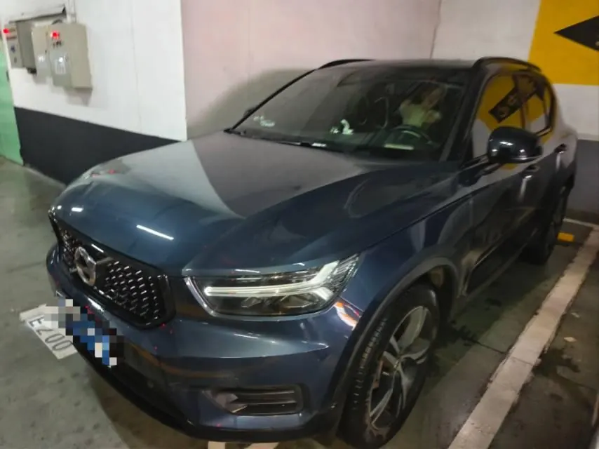 打开图片灯箱:Volvo 2021 XC40 2.0T T4 four-wheel drive smart fashion version of automatic gear