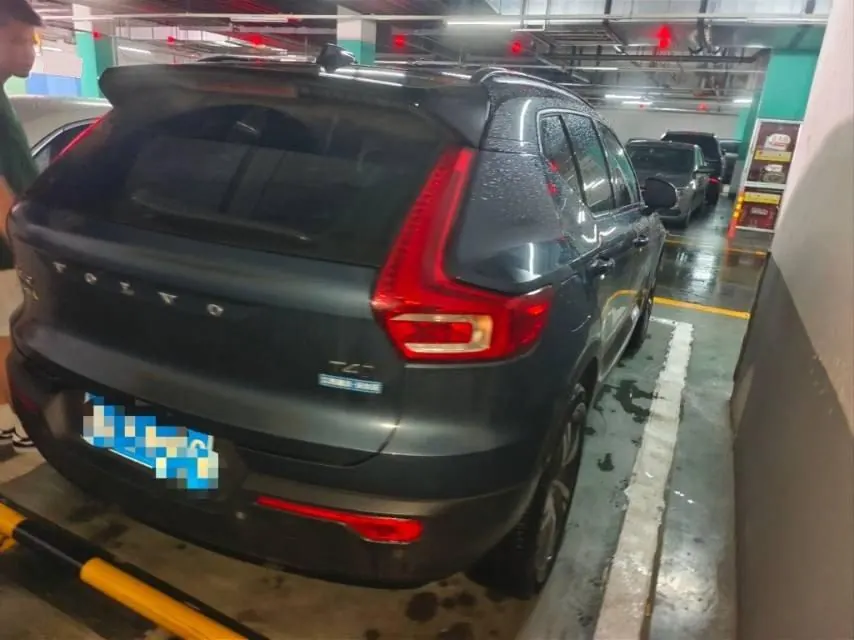 Volvo 2021 XC40 2.0T T4 four-wheel drive smart fashion version of automatic gear 5