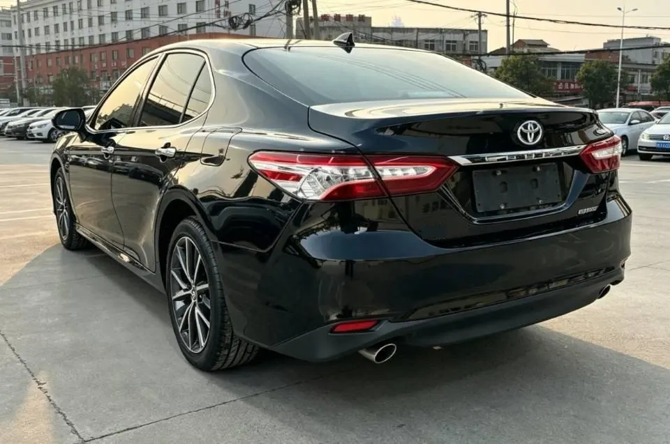 Toyota 2023 Camry Dual Engine 2.5HG Stepless Deluxe Automatic Gear 4
