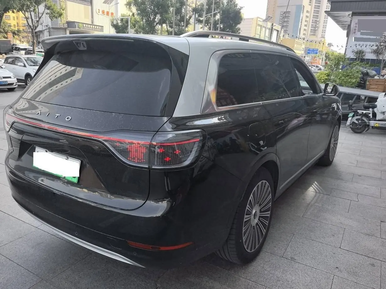 AITO 2025 AITO M9 extended range Ultra version 52kWh6 seat version automatic gear 4