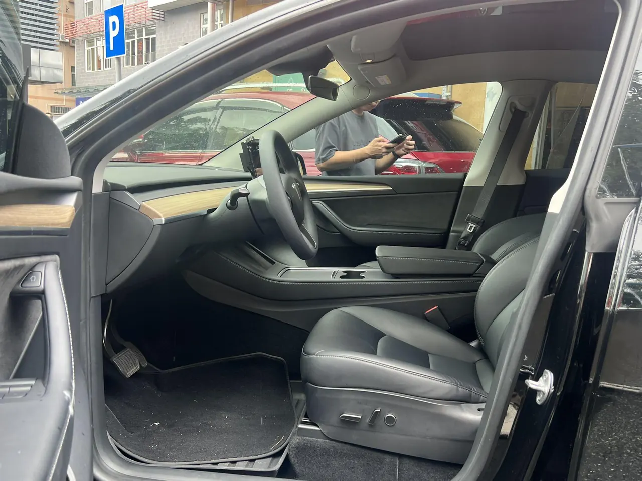 Tesla 2022 Model Y rear-wheel drive version (facelift) automatic gear 4