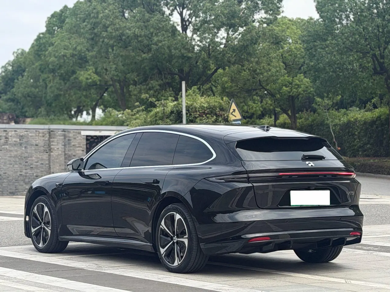 NIO 2025 ET5T 75kWh Touring automatic 7