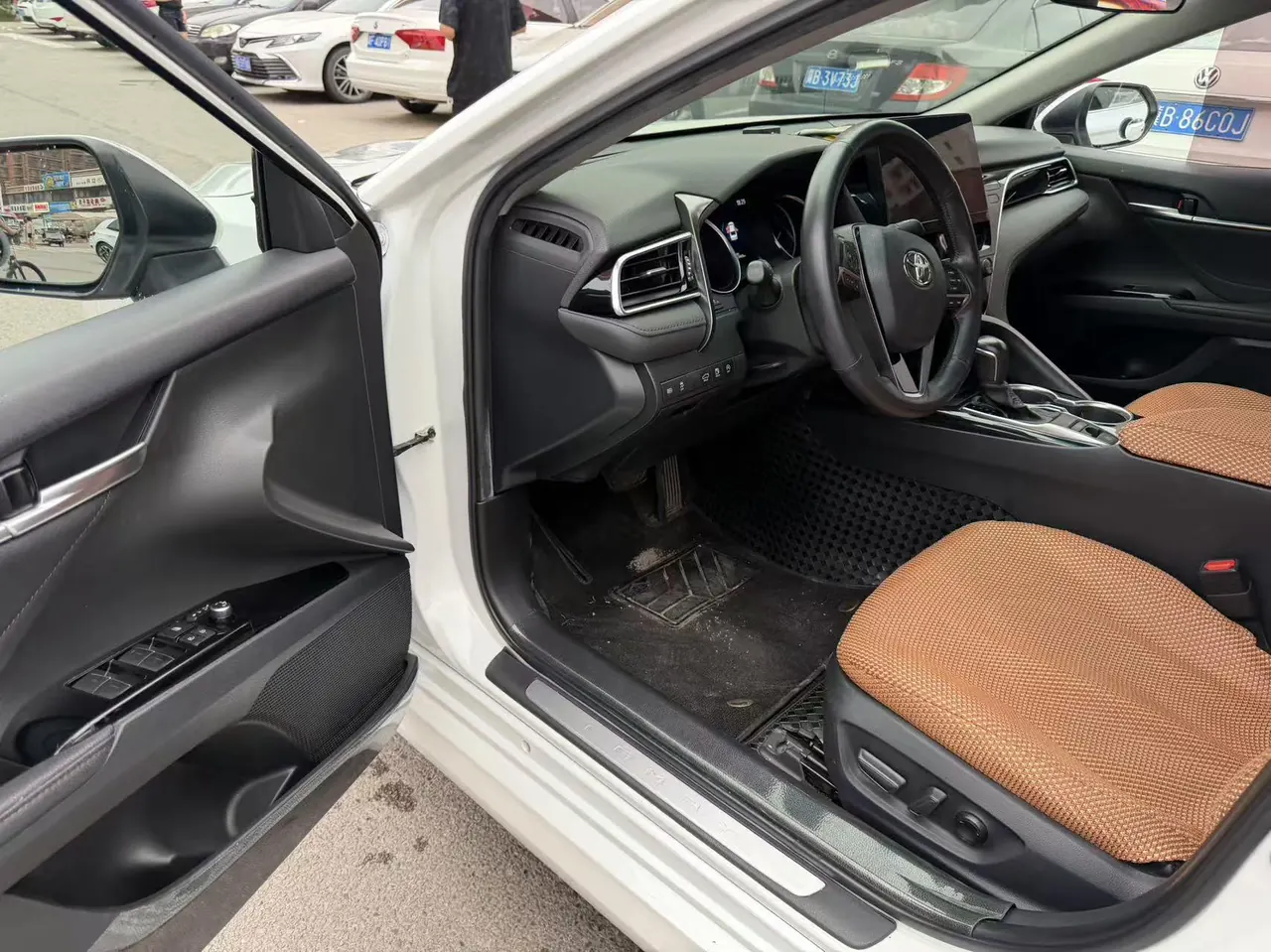 Toyota 2021 Camry 2.0G Stepless Deluxe Edition Automatic Gear 2
