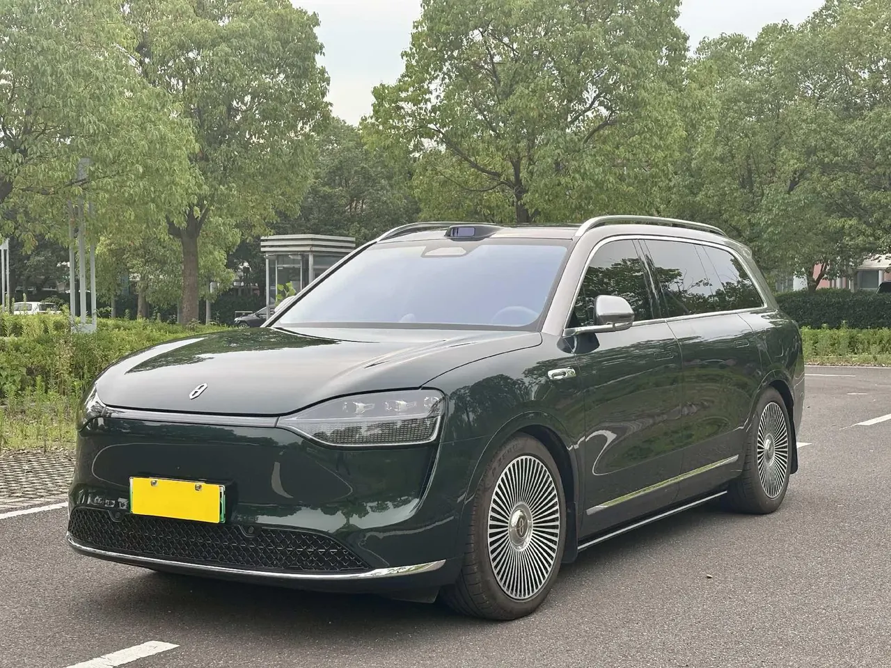 AITO 2025 AITO M9 extended range Ultra version 52kWh5 seat version automatic gear - View 1