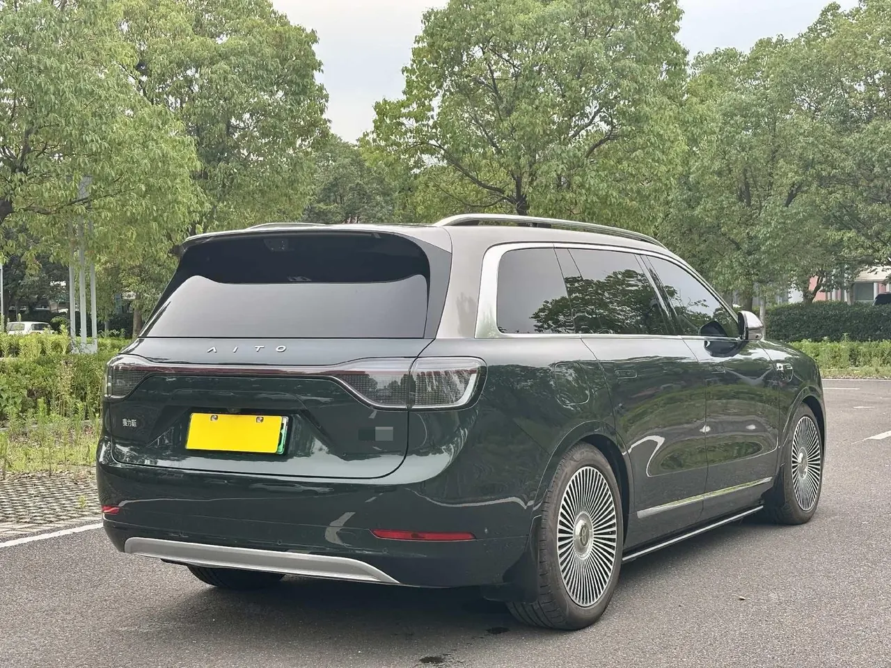 AITO 2025 AITO M9 extended range Ultra version 52kWh5 seat version automatic gear 6