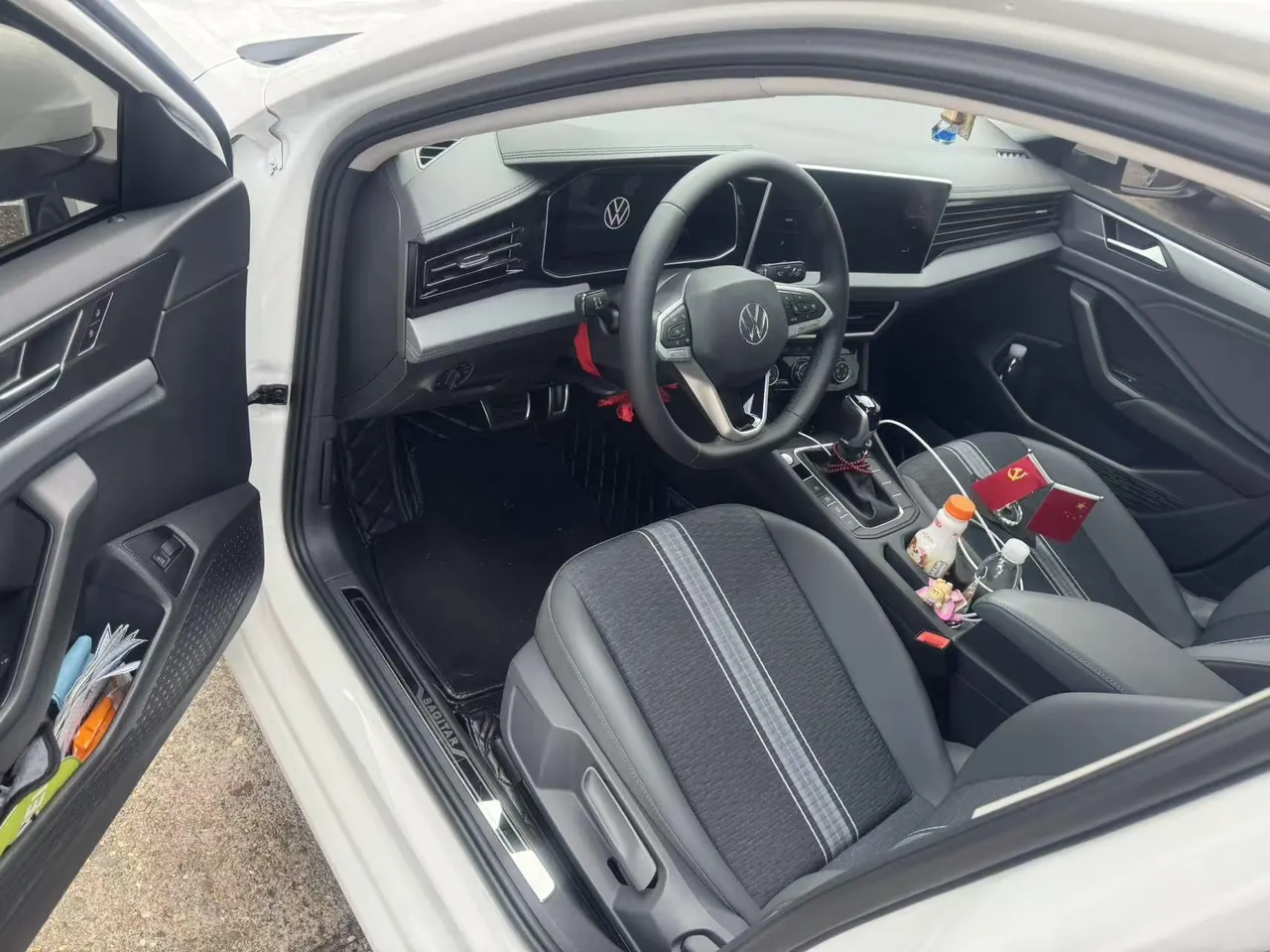 Volkswagen 2026 Sagittarius 1.5TSI 300TSI 30 million Selected Flying Edition Automatic Gear 2