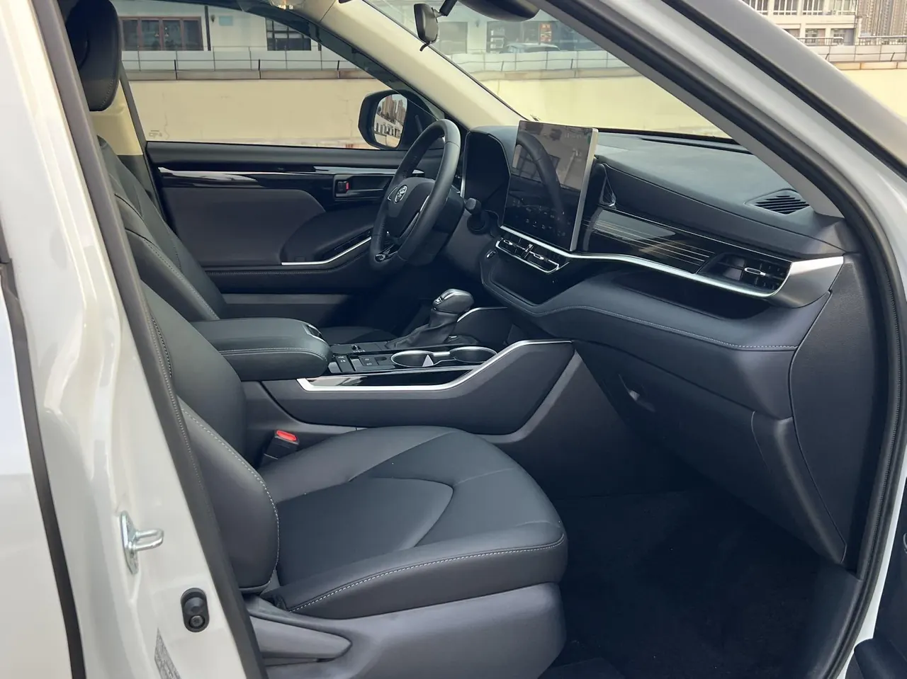Toyota 2026 Highlander Dual Engine 2.5 Stepless Intelligent Electric Hybrid Two-Drive Elite Edition 7-seat Automatic Transmission 12