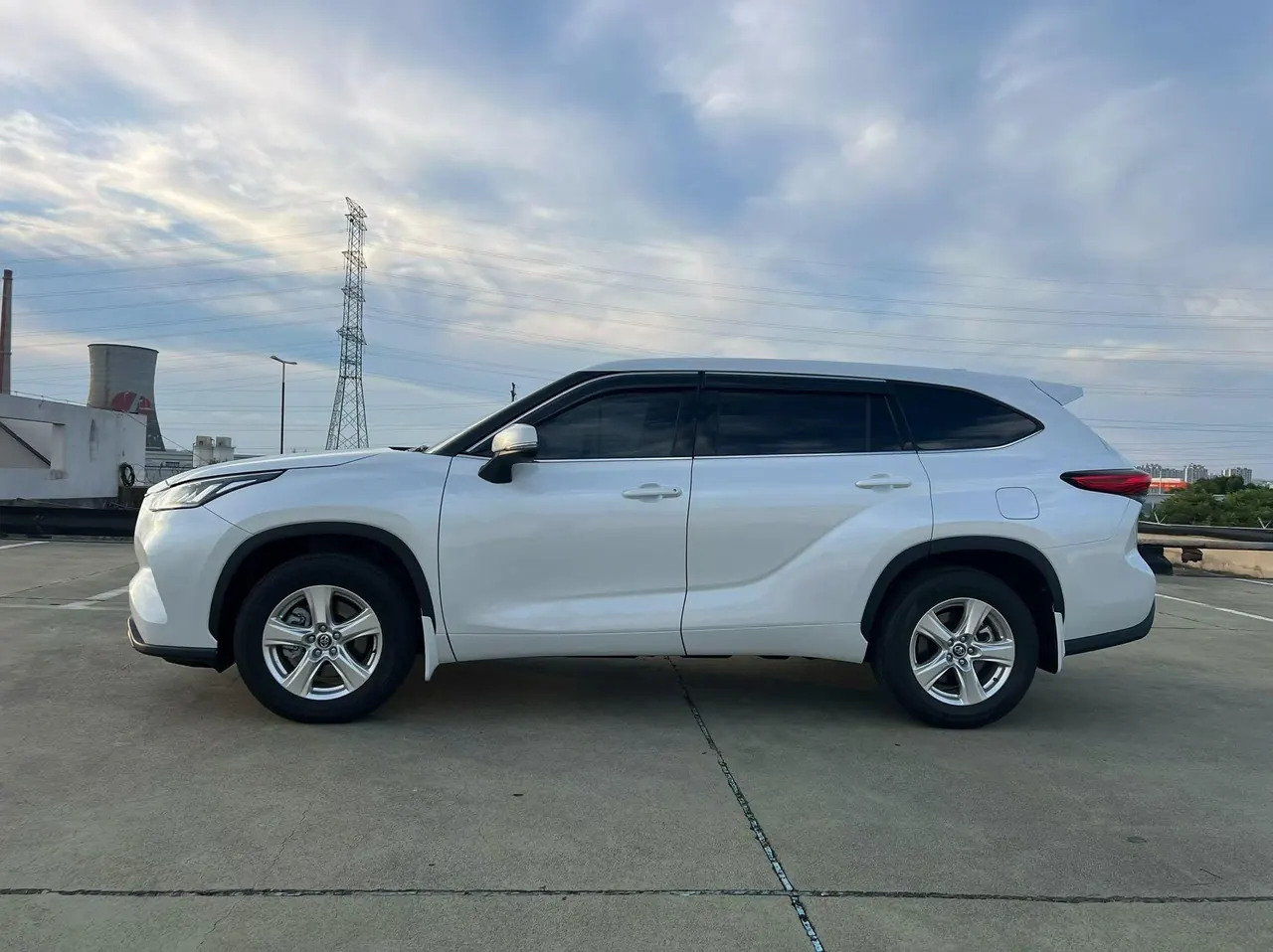 Toyota 2026 Highlander Dual Engine 2.5 Stepless Intelligent Electric Hybrid Two-Drive Elite Edition 7-seat Automatic Transmission 3