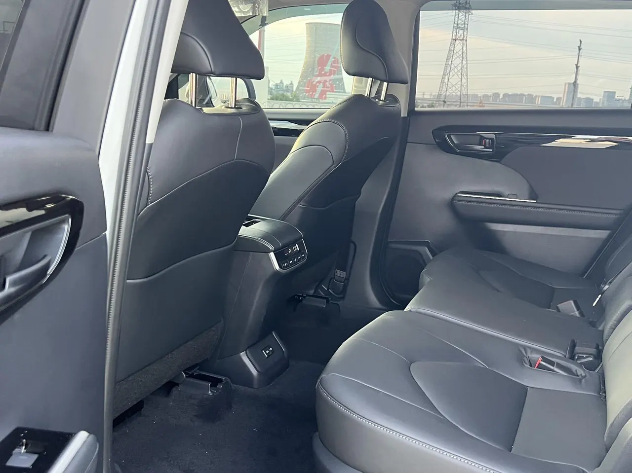 Toyota 2026 Highlander Dual Engine 2.5 Stepless Intelligent Electric Hybrid Two-Drive Elite Edition 7-seat Automatic Transmission 6